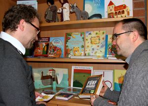 KiGaMenschenskinderAdventsJahresfest 02 Bibelausstellung