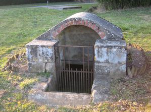 Fontaine St-Hilaire de Gondilly (1)