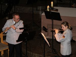 AdventskonzertHMKVH 05 Floetenduo 1