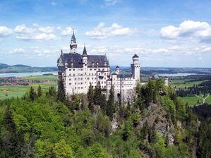 chateaux-munich-allemagne-1973535419-361592