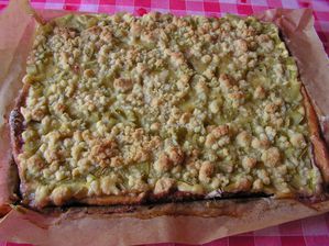 gateau-a-la-rhubarbe-et-au-streusel-ideal-patisserie-n-.jpg