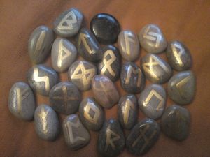 Runes Florence Bouxom