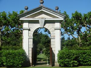 Chateau de Groussay 04