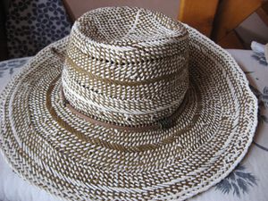 noeud-en-tulle-pour-chapeau-001.jpg