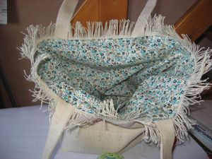 cabas-d-ete-en-toile-de-jute-blanche-et-fleurs-c-copie-8.jpg