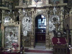 interior-biserica-Sf-Dumitru-Posta.jpg