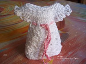 robe-a-dragees-bapteme-cadeau-crochet