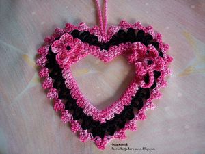 coeur-photo-cadre-fleuri-rose-noir-crochet