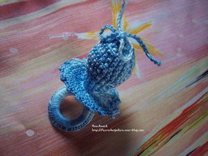tetine-pochon-dragees-bapteme-crochet