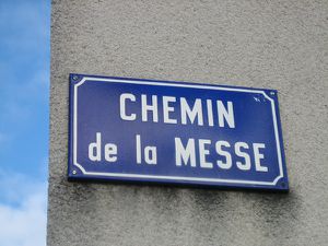 3-Les-Aix-chemin-de-la-messe.JPG