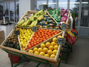 presentoire-fruits-et-legumes-etalage-etager-bac-panier-cas.jpg