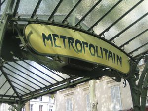 Metro.-abbesses-mai-2005-IMG_1138.jpg