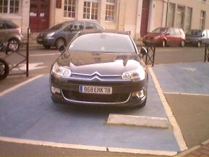 maire-voiture-handicap.jpg