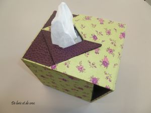 Boite-cube-pour-mouchoirs-de-Nives-7-.JPG