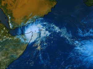 Meteosat-7---20-05-2010-12h00UT-Cyclone-Ocean_Indien.jpg