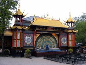 le-theatre-chinois-dans-le-parc-Tivoli.jpg