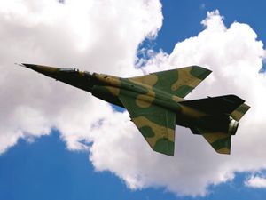 Paramount-Mirage-F1.JPG