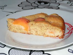 Gateau-aux-abricots-.JPG