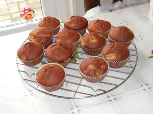 muffins-aux-poires-et-aux-amandes.jpg