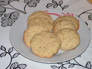 petits-biscuits-a-l-amande.JPG