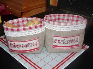 panière lin et coton carreaux rouges