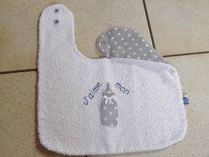 bavoir appliqué biberon