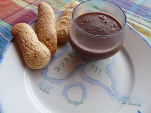 creme-chocolat-biscuits-cuillere--2-.JPG