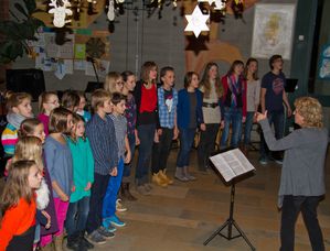 weihnachtsschuelerkonzert 02 Jugendchor 1