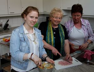 familientag 04 Fingerfood zubereiten Inge Dieck