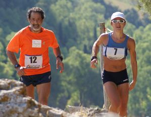 Pippo Ruggeri e Lara La Pera a Terravecchia (Caltavuturo, 2^ tappa Ecotrail della Luna 2012) - Foto di Maurizio Crispi