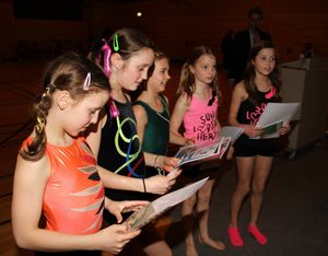 Sportlerehrung28.3.2014 TGV Turnmaedchen Ehrung