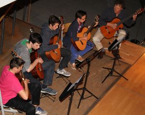 gymnasiumVHKammerkonzert 11 Gitarrenensemble 2