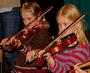 Weihnachtskonzert2012SMSV-05-Streichkreis-4.jpg