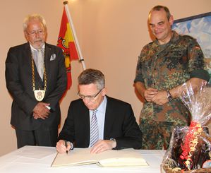BesuchMaiziere 01 Goldenes Buch 1