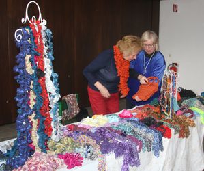 KolpingAdventsmarkt 02 Esposito Schmuckschals mit und ohne