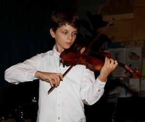 weihnachtsschuelerkonzert 15 Johannes Knorr Violine 1