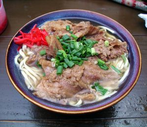 Nankotsu_soba_-Okinawa_soba-.jpg