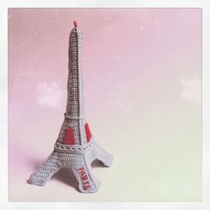 tour-Eiffel-au-crochet-.JPG