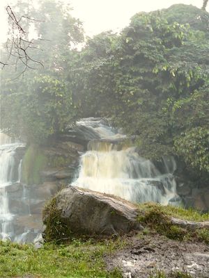 chutes-loufoulakary-rocher