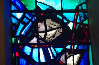 IMGP3228-Eglise-Saint-Hugues-Arcabas-vitrail.jpg