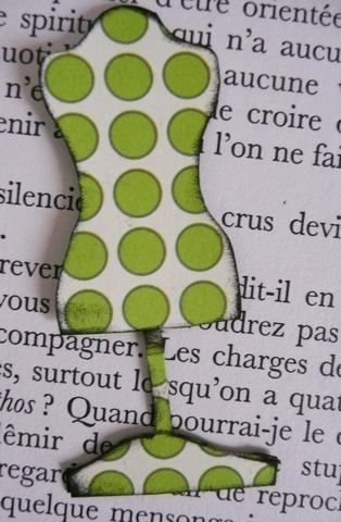 011 mannequin qui sert le titre
