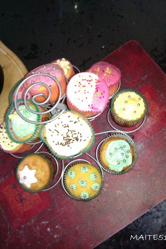Cupcakes-sur-presentoir.jpg