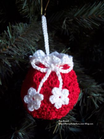bourse-noel-cadeau-decoration-crochet