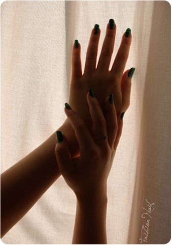 hands-3