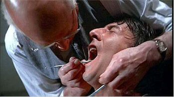 Marathon-Man---Laurence-Olivier-et-Dustin-Hoffman.jpg