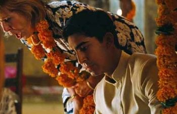 Indian-Palace---Penelope-Wilton-et-Dev-Patel.jpg
