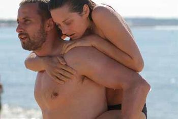 De-rouille-et-d-os---Matthias-Schoenaerts-et-Marion-Cotilla.jpg