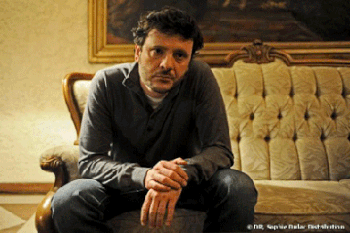 Mere-et-fils---Bogdan-Dumitrache.gif