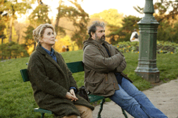 Dans-la-cour---Catherine-Deneuve-et-Gustave-Kervern.gif