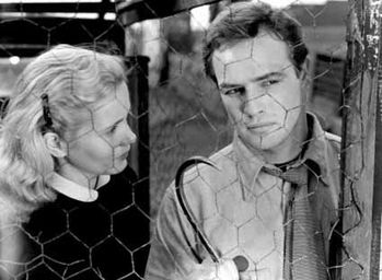 Eva-Marie-Saint-and-Marlon-Brando-in-On-The-Waterfront-1954.jpg